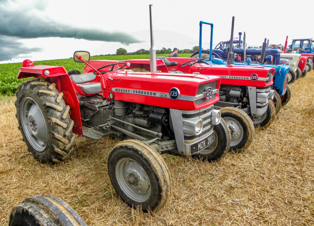 You may run; you may hide – but you’ll never escape the 135! As we have said previously, what vintage and classic event would be complete without the omnipresent Massey Ferguson 135. This attractive pairing nestled nicely into the mix at Harbour View
