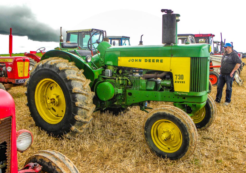 A Deere with a difference: The 2-cylinder 730 was manufactured between 1958 and 1961. Over 24,000 were built at John Deere’s factory in Waterloo, Iowa (US); 17,000 of these were diesel-powered units. Back in 1960, a brand new 730 would have set you back the princely sum of $3,700
