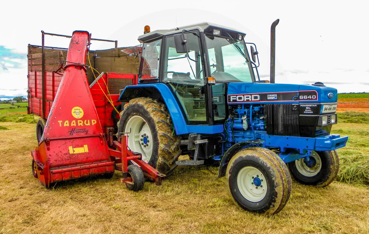 This 1994 Ford 6640SL (Dual Power) certainly has the makings of a modern classic. Built in Basildon, England, this 85hp tractor marked a major leap forward from previous 10 Series models. It is pictured here coupled to a Taarup side-mounted, single-chop harvester