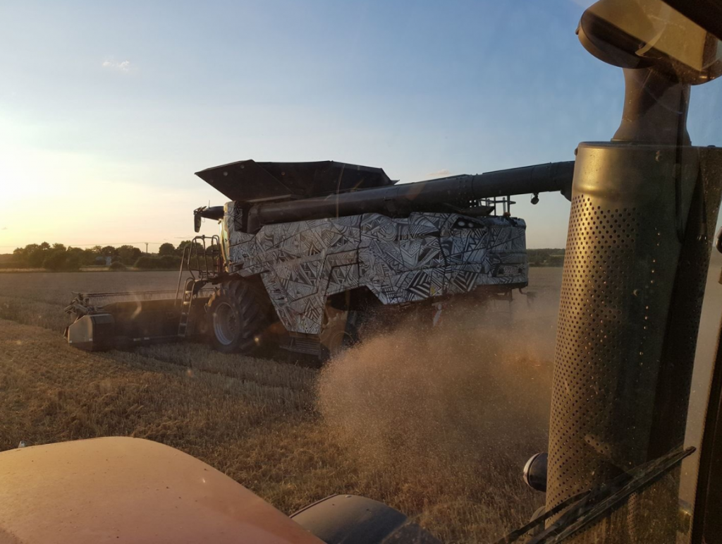 Image source: AB Photography (@Agrifoto)‏