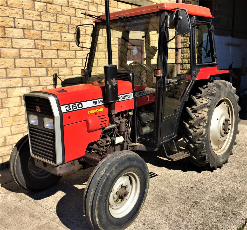 The star of the show was this 1988 Massey Ferguson 360, which had only 816 hours on the clock. It was still on its original Kleber tyres. It achieved £18,000 and was sold to a UK-based collector