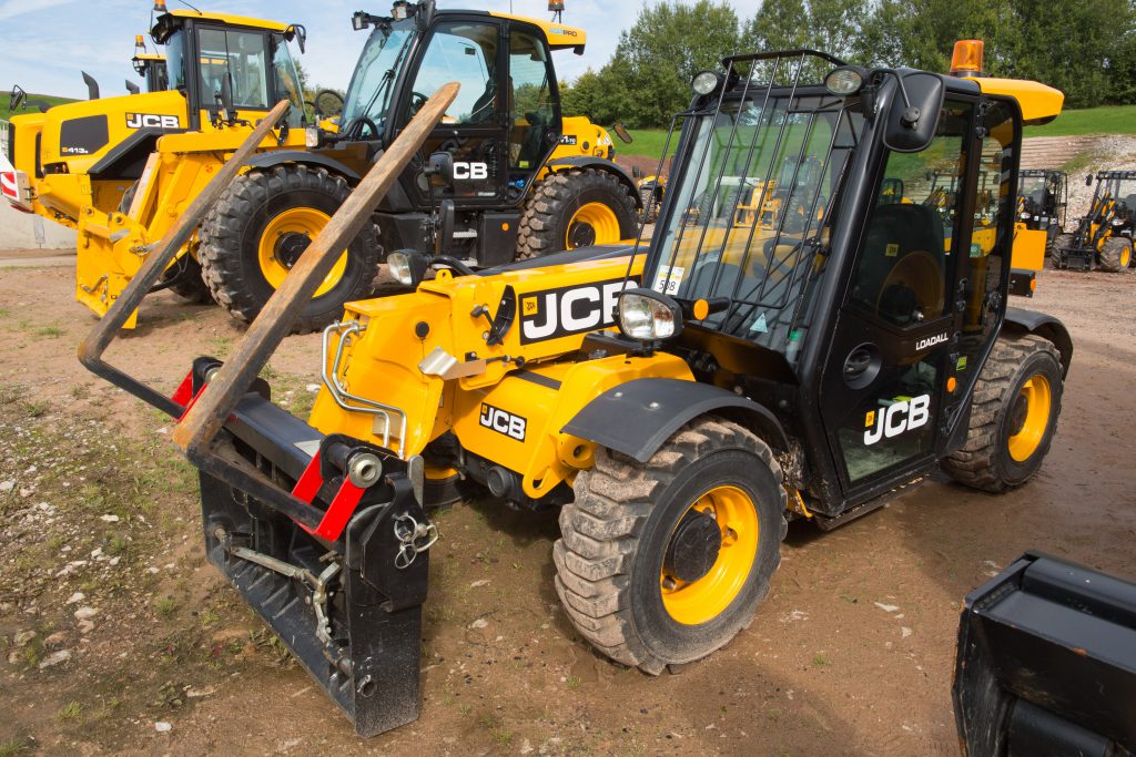 This 2015 525-60, with 496 hours on the clock, sold for £35,000 excluding VAT