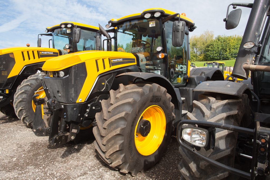 This 2016 Fastrac 4220, with 686 hours clocked up, sold for £95,000 excluding VAT