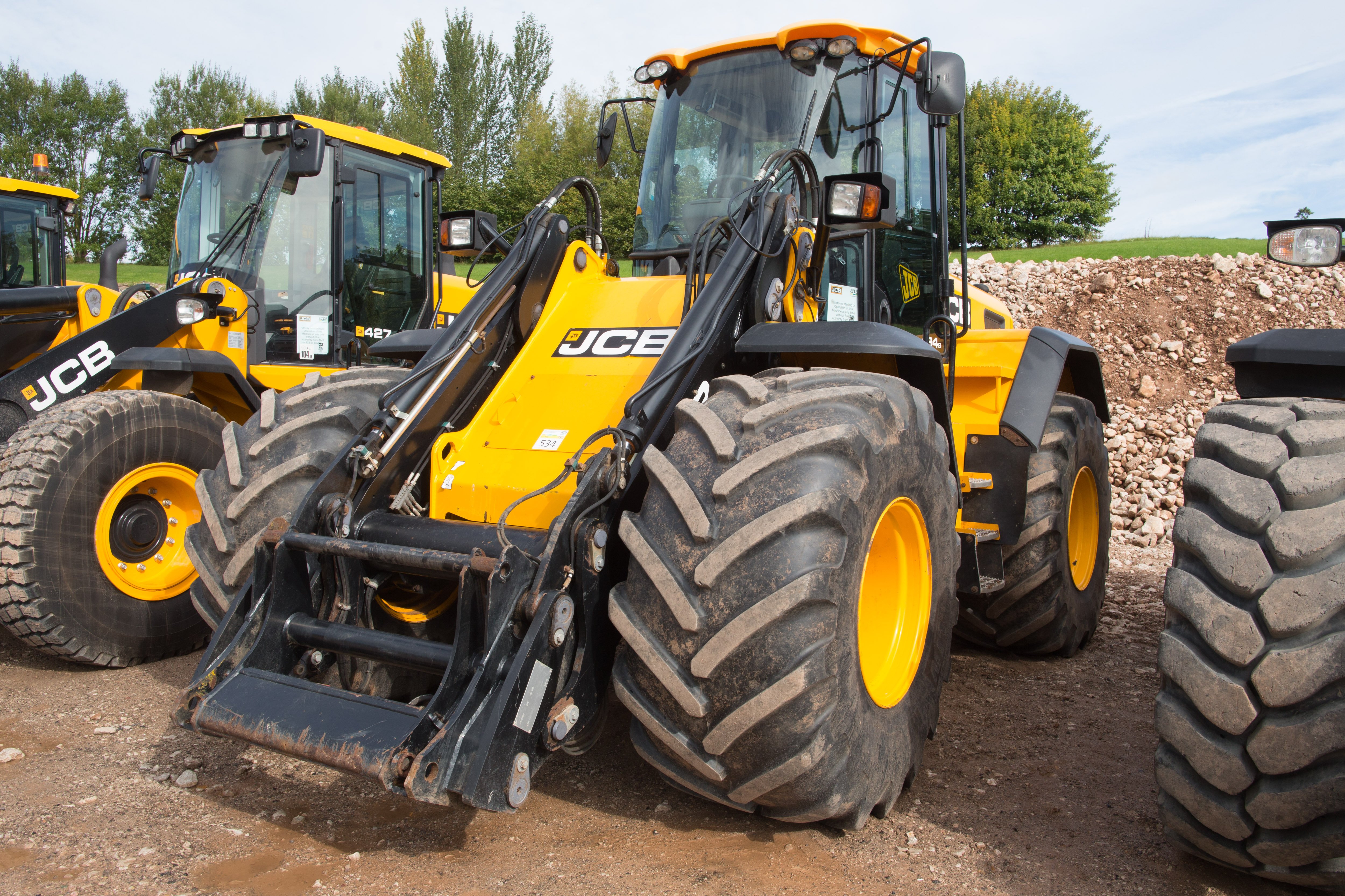This 434S wheeled loading shovel, with 1,276 hours showing, sold for £72,500 excluding VAT