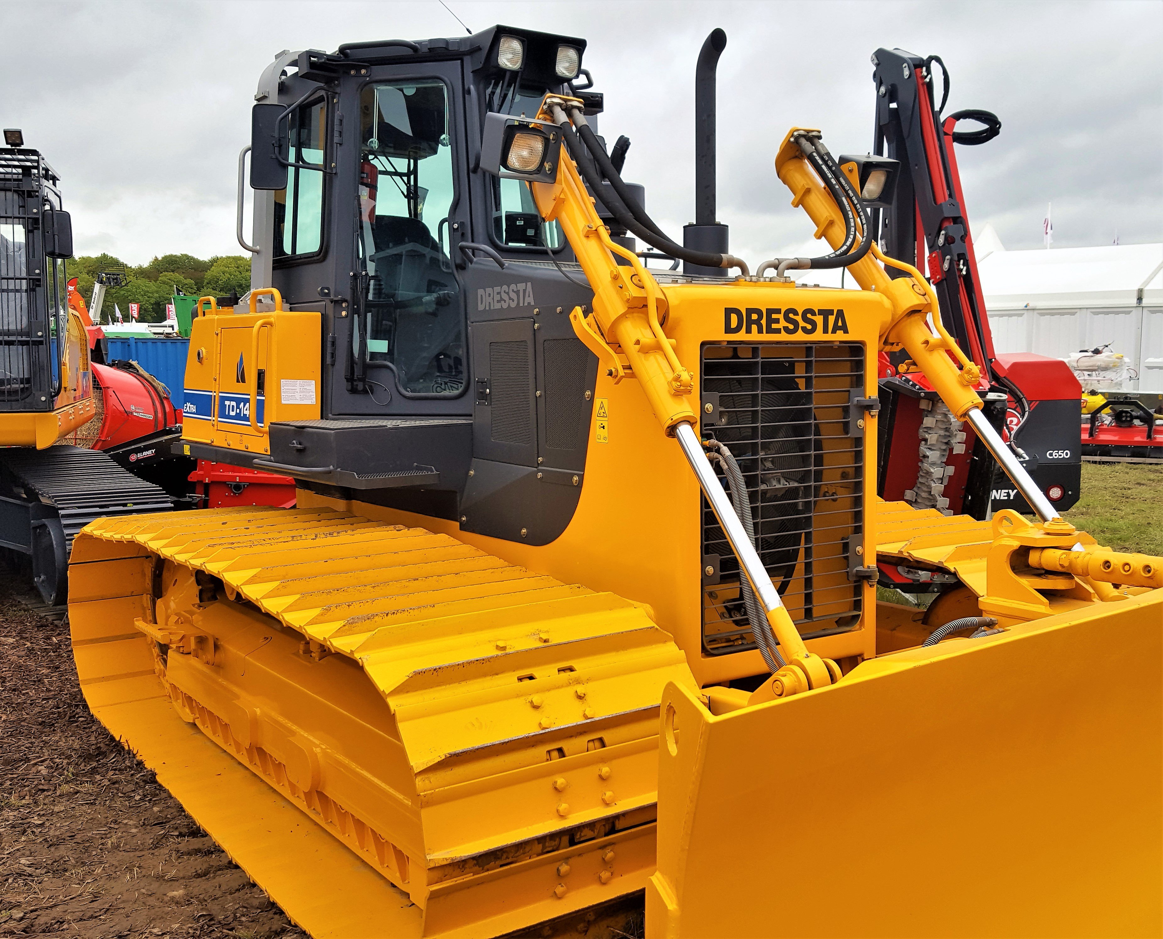 A bulldozer – but it’s not a CAT or a Komatsu! This is a Dressta; it hails from Poland. According to the company, it has grown to become a ‘global manufacturer of heavy construction equipment’. All of its machinery is built at its factory in Stalowa Wola (Poland) – a town literally translated as ‘Will of Steel’. In 2012, Dressta was acquired by LiuGong Machinery and renamed LiuGong Dressta Machinery. Through access to the Chinese market and fistfuls of cash, it marked a new chapter in the company’s history