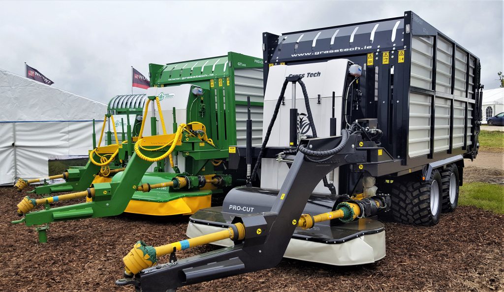 Grass Tech is launching a ‘contractor’ version of its 120 ‘Grazer’ (pictured right) at the ‘Ploughing’. The ‘contractor’ spec is available not only on the 120 model, but also on the 80, 140 and 160. The 120 has a rated capacity of 25.5m³; it can apparently hold up to 5.5t of fresh grass. Cutting width is 2.3m. It features a new rear door design. The overall package includes a camera and LED lights. A ‘standard’ 120 lists at €42,000 (including VAT); opting for the ‘contractor’ spec adds a further €6,000