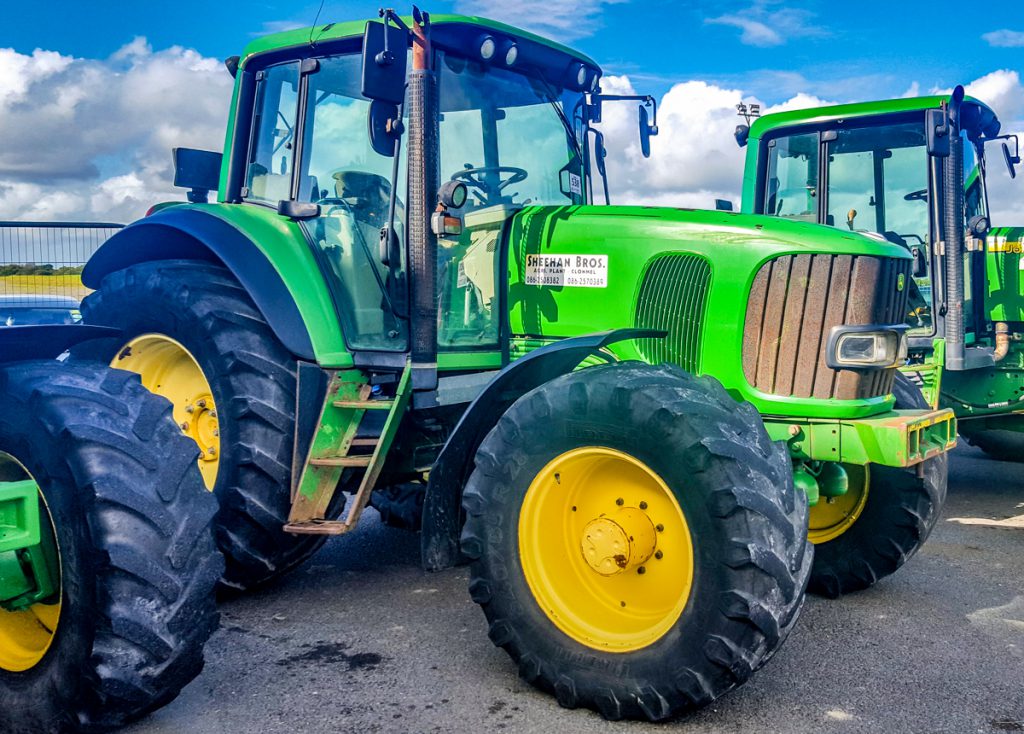 This 2002 John Deere 6820 fetched €13,250. It was showing 3,939 hours on the clock, though was showing outward evidence of considerably more