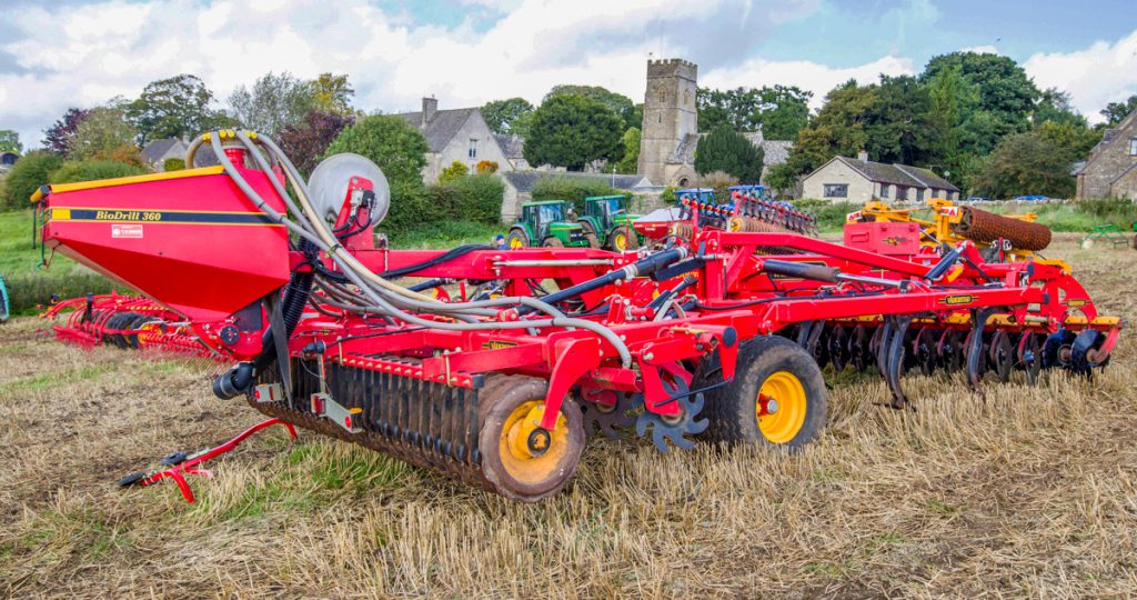 This 4m-wide 2010 Vaderstad TopDown 400 trailed hydraulic-folding min-till cultivator (with new discs and a BioDrill 360 seeder) sold for £27,500