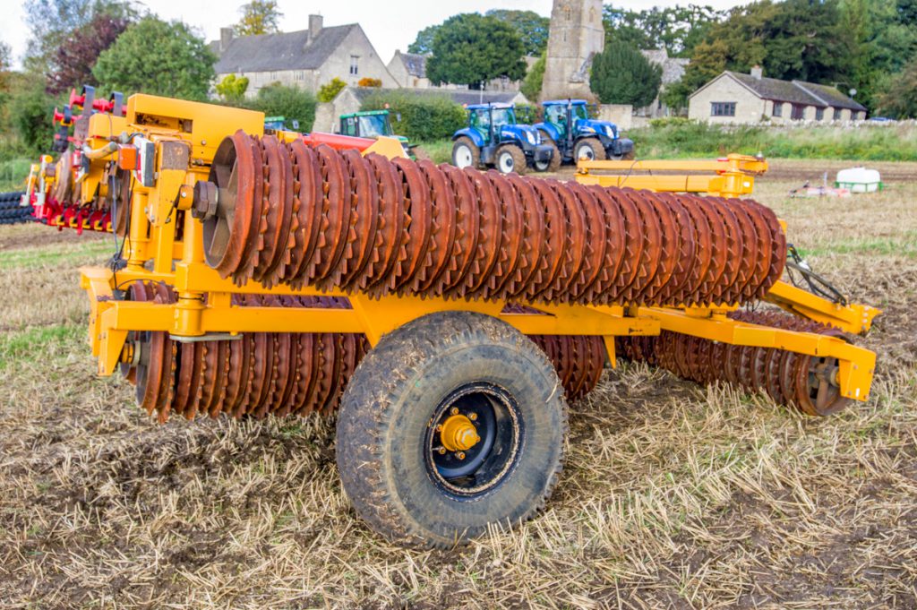 This 12.5m-wide Twose trailed, hydraulic-folding set of rolls (with breaker rings) sold for £7,800
