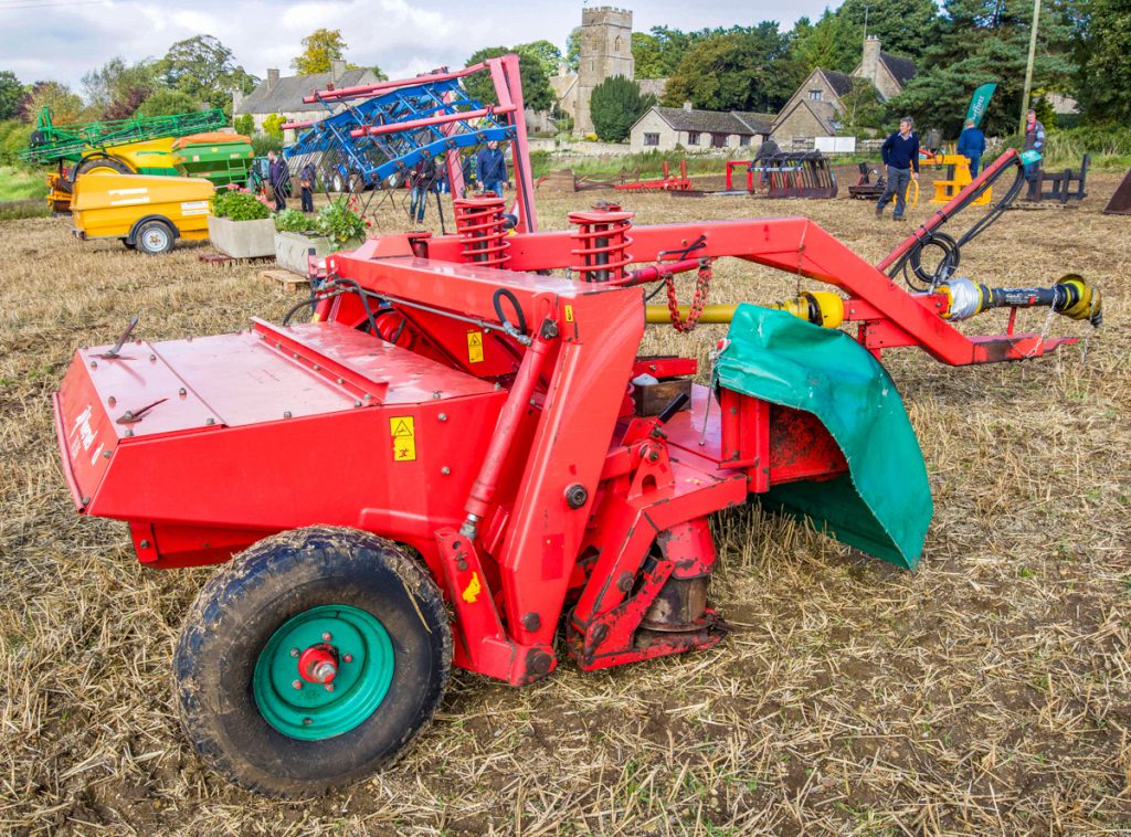 This 2.8m-wide 1997 Kverneland TA336 trailed mower conditioner sold for £1,500