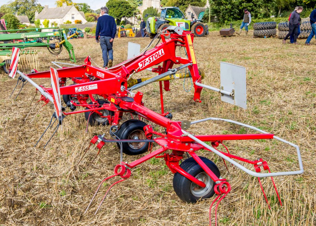 This 2007 JF Stoll Z555 Hydro 4-rotor tedder sold for £1,650