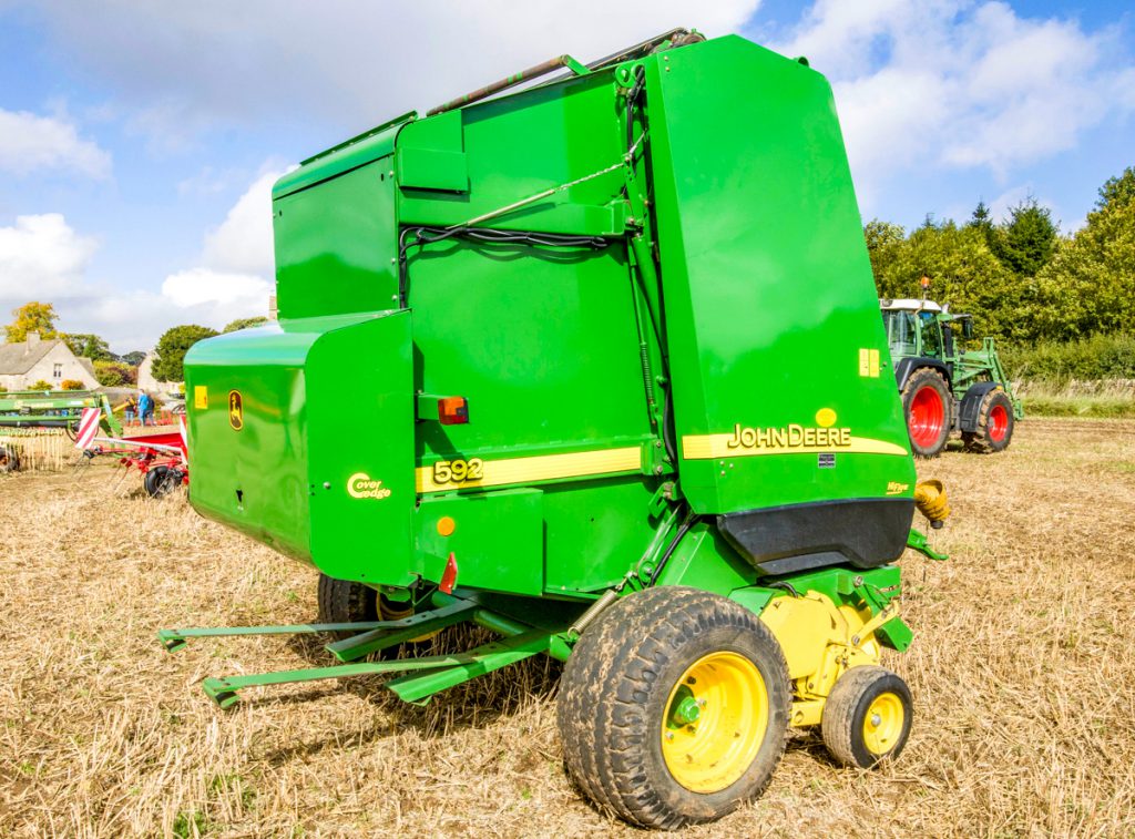 This 2003 John Deere 592 (‘Hi Flow’) round baler (with a 2.2m pick-up and new belts three seasons ago) sold for £3,400