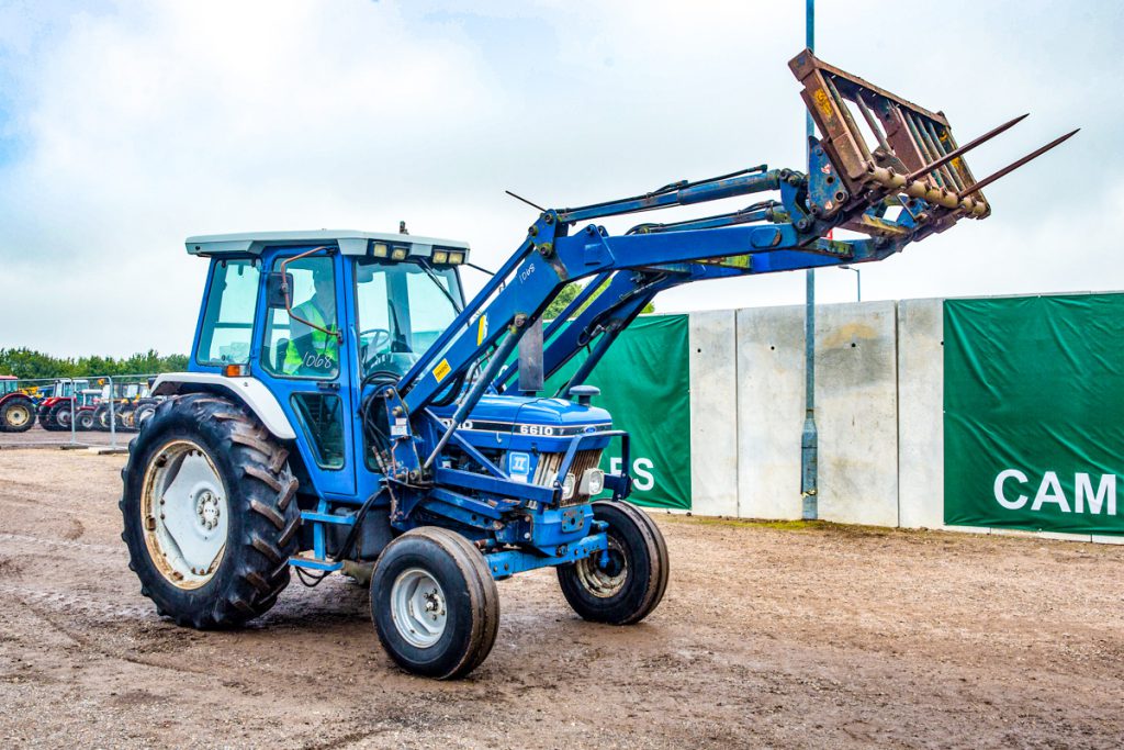 This nostalgia-inducing Ford 6610 Super Q (1987) with a Bomford front loader was sold for £5,500. It had 4,282 hours on the clock