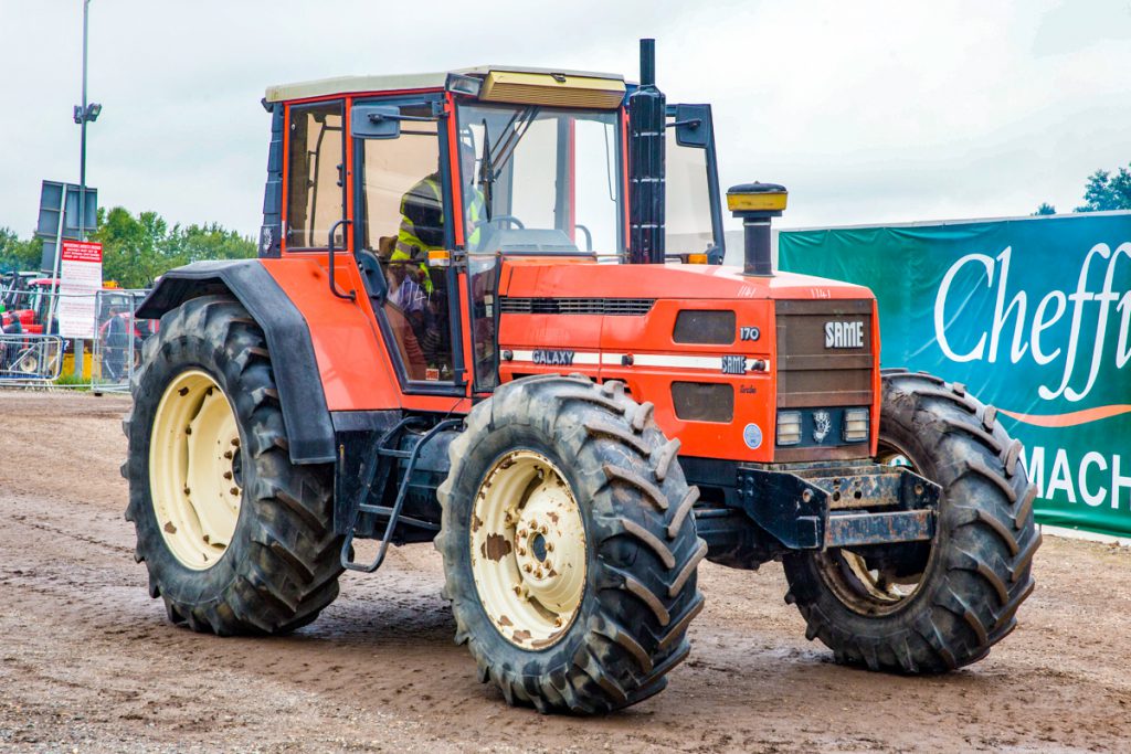 This 1989 Same Galaxy 170, with a 40kph gearbox and four hydraulic spool valves, had 5,872 hours on the clock. It sold on the day; the hammer fell at £6,500
