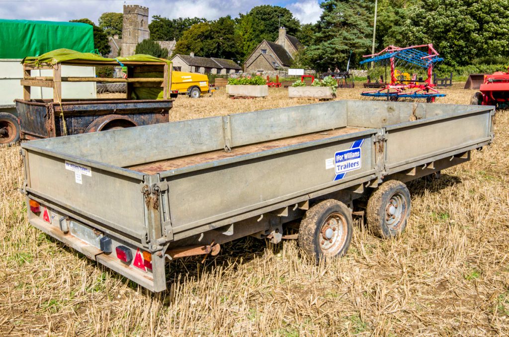 This Ifor Williams LM156G 3.5t, tandem-axle, drop-side trailer (complete with ramps and a hand winch) sold for £1,250