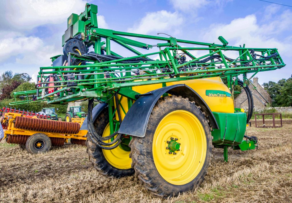 This 2011 John Deere 732i 24m trailed sprayer was equipped with a: 3,200L tank; StarFire dome; 2600 screen; joystick controller; Quintastream nozzles; full ‘i’-package with BoomTrac; automatic shut-off; steering drawbar; and 13.6 R48 Alliance row-crop wheels and tyres. It was last tested in February of this year. It sold for £20,000