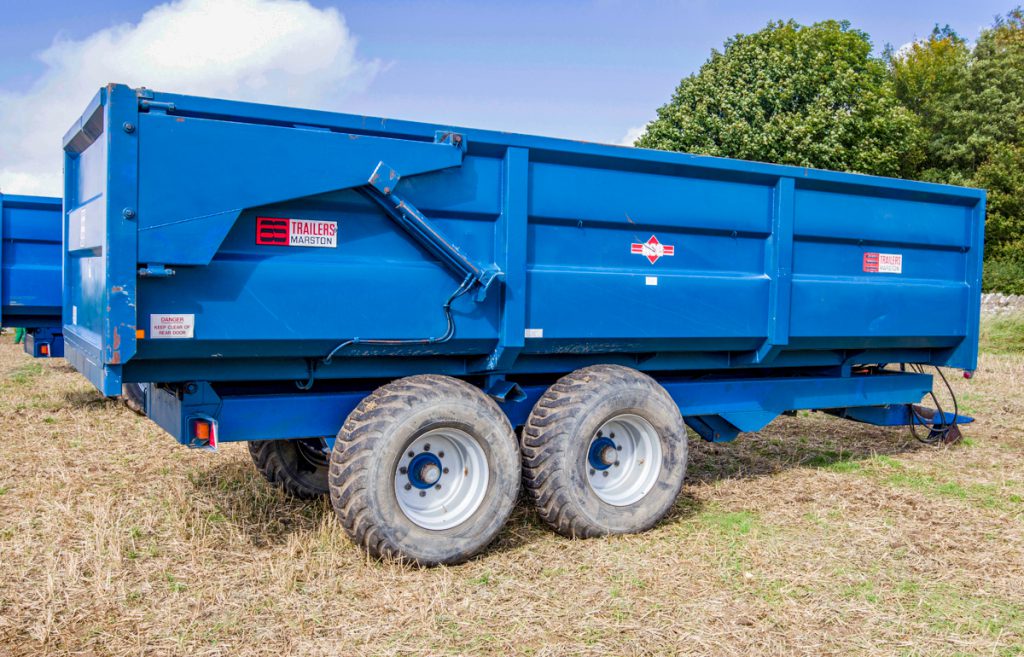 This 1997 AS Marston ACE 14t, tandem-axle, steel monocoque tipping trailer (with a hydraulic tailgate, sprung drawbar, hydraulic brakes and 500/60 R22.5 flotation wheels and tyres) sold for £8,200