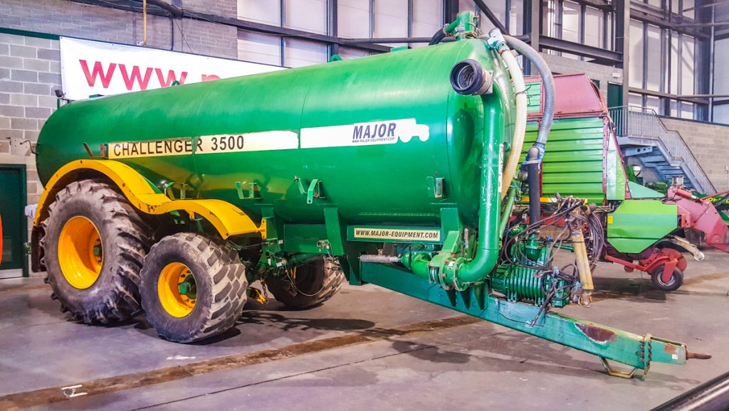 This 2010 Major Challenger (3,500-gallon) slurry tanker, equipped with a lift-axle and floatation tyres, sold for €7,500. Unusually, there was no VAT on this lot