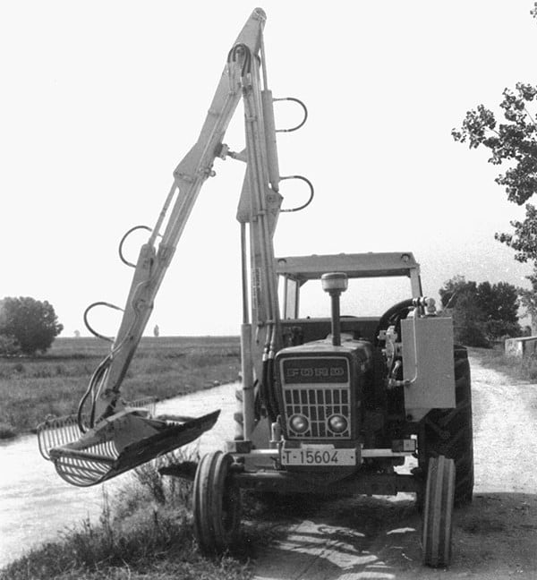 A Herder tractor-mounted hydraulic arm from 1975