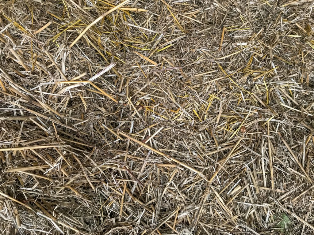 The miscanthus bales are a mixture of very fine material and canes