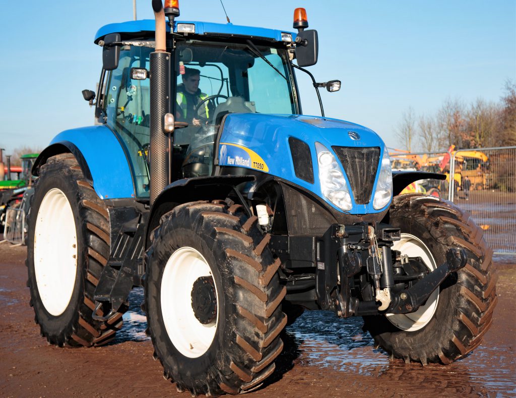 This 2007 New Holland T7050, with a front linkage, had 6,500 hours on the clock. It sold for £21,800