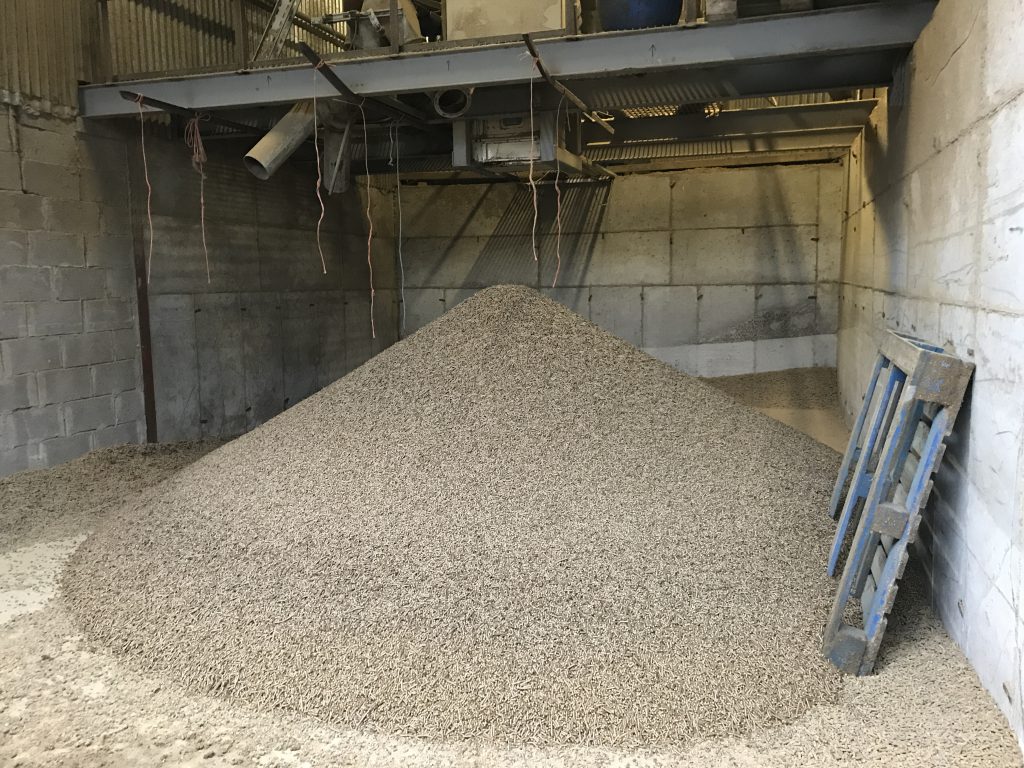 Straw pellets