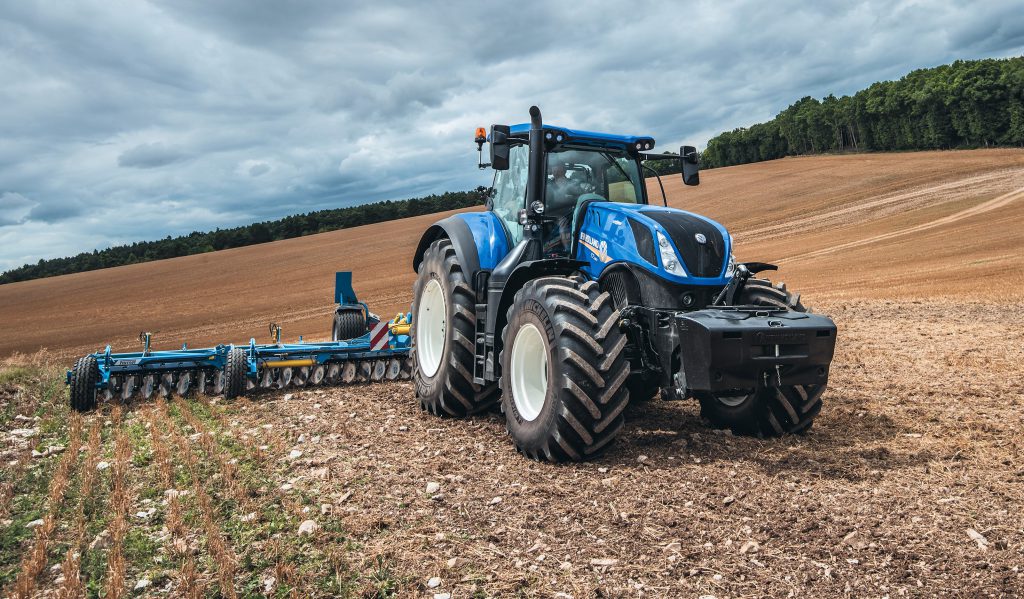 A T7.290 Auto Command (‘Heavy Duty’) in action