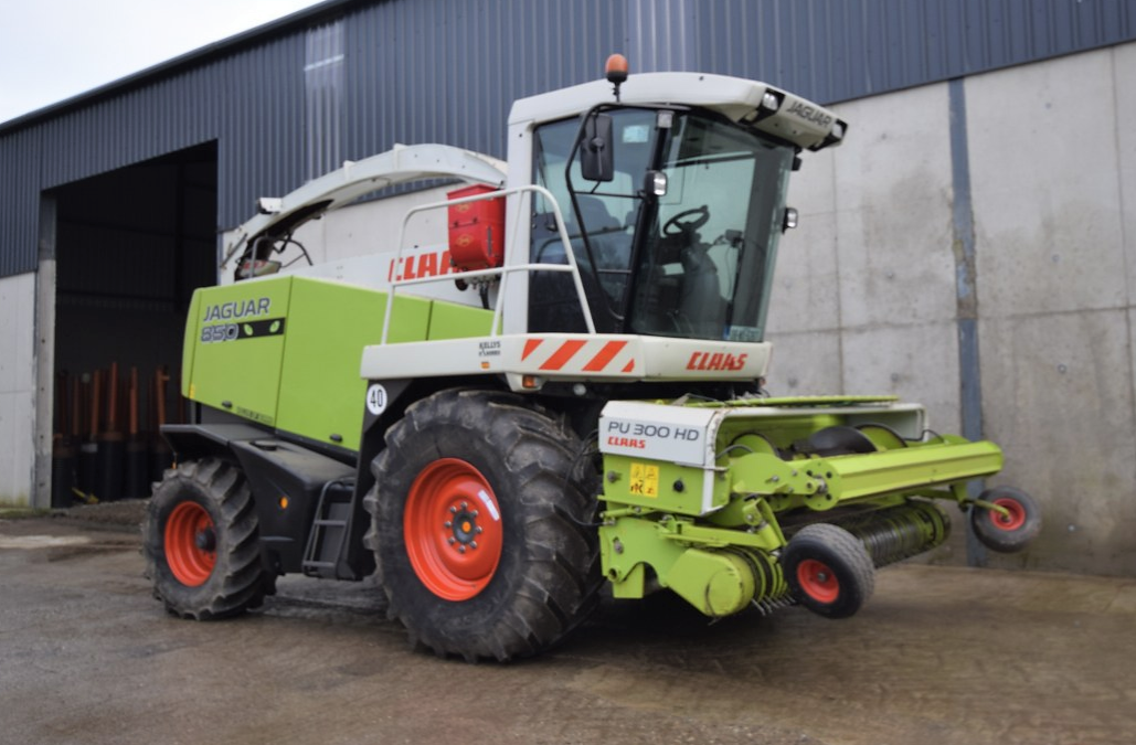 This 2006 Claas Jaguar 850, showing 2,800 engine hours and 2,300 drum hours, is up for grabs
