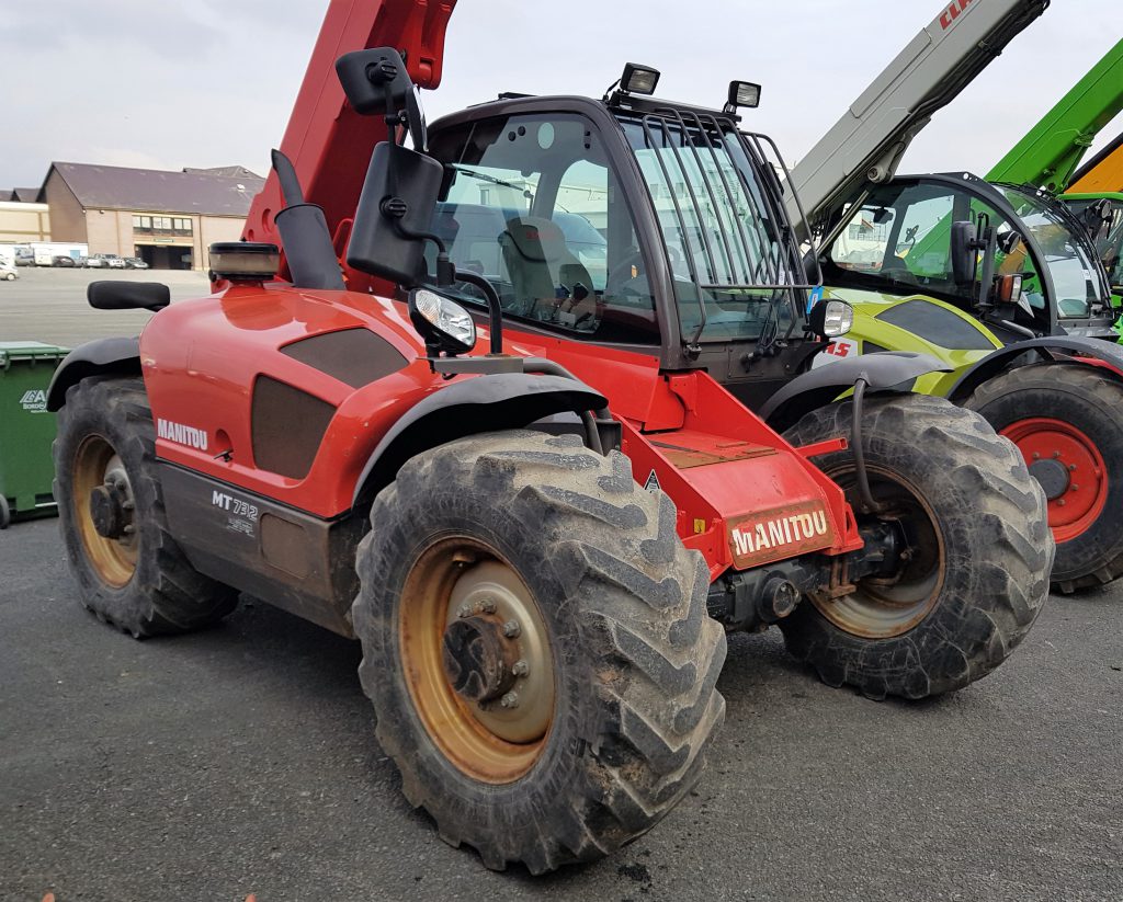 This 2014 Manitou MT 732, with 3,600 hours on its Perkins engine, sold for €29,000 (plus VAT and commission)