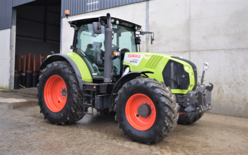 This 2016 (162-reg) Claas Arion 640 is one of the many available lots. It has 1,350 hours on its odometer