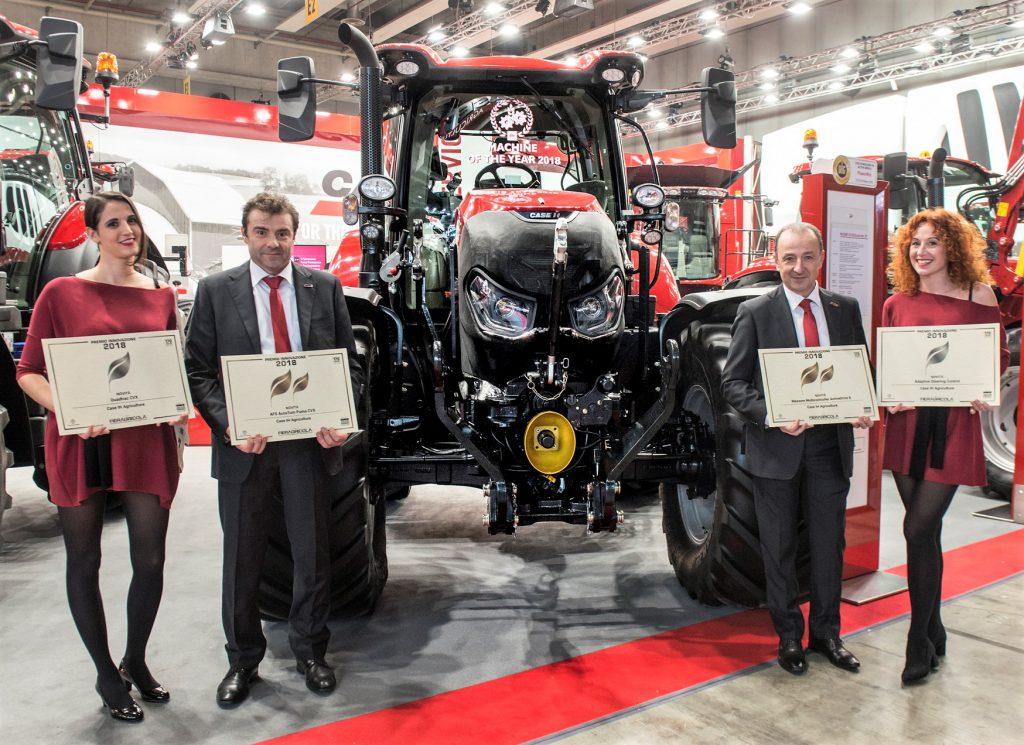 Osvaldo Brigatti, marketing manager, Italy, Case IH (centre left); and Ivano Frongillo, business director, Italy, Case IH (centre right)