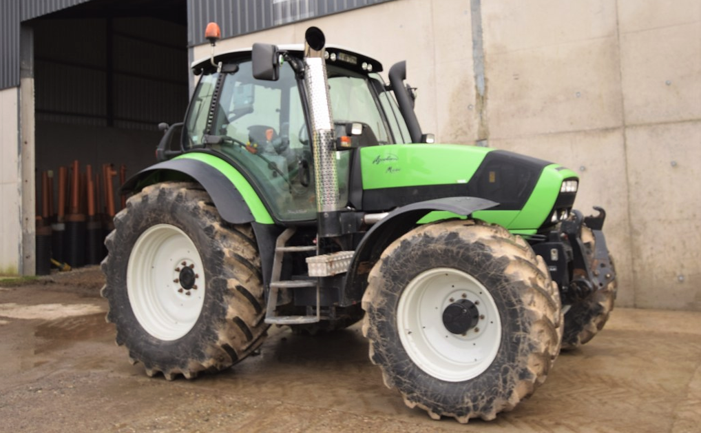 This 2011 Deutz-Fahr M640 looks like an attractive proposition. It has 4,500 recorded hours