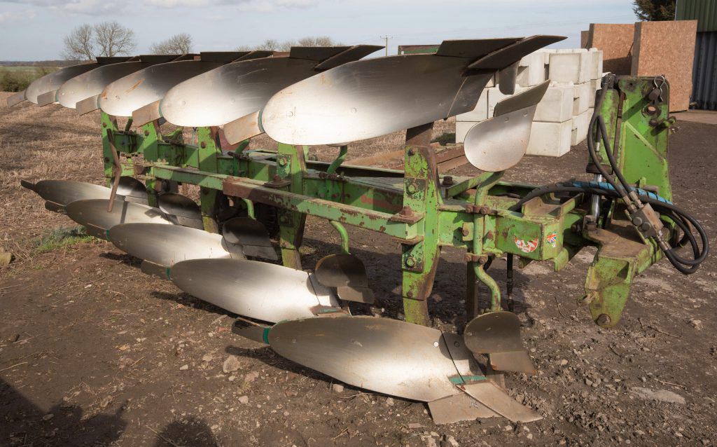 This Dowdeswell (five-furrow; reversible) sold for £3,500