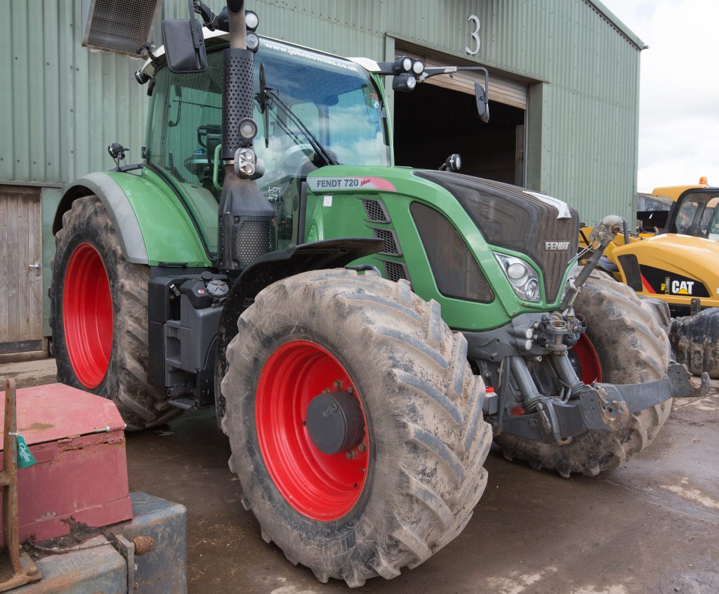 This 2013 Fendt 720 Vario (Profi Plus; 50kph; 650/65 R42 rear tyres) had 7,680 hours showing. It sold for £55,000