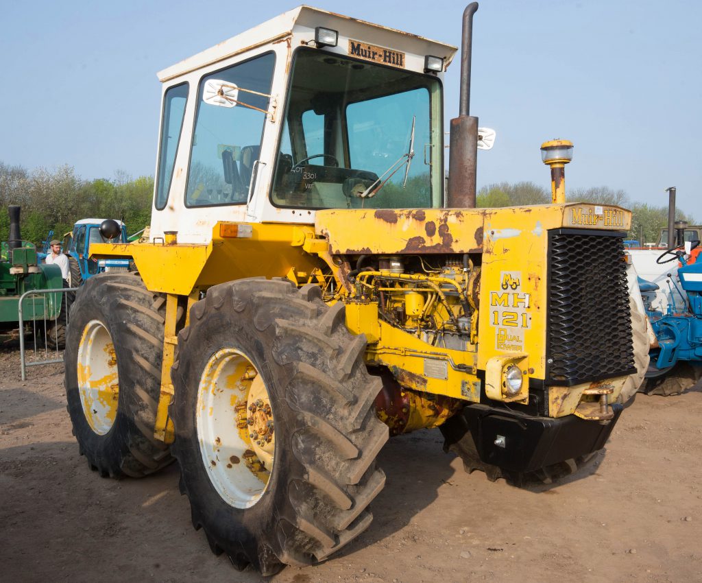 This 1978 Muir-Hill 121 (six-cylinder; 18.4X30 tyres; ex-USA) sold for £12,000 (plus VAT)