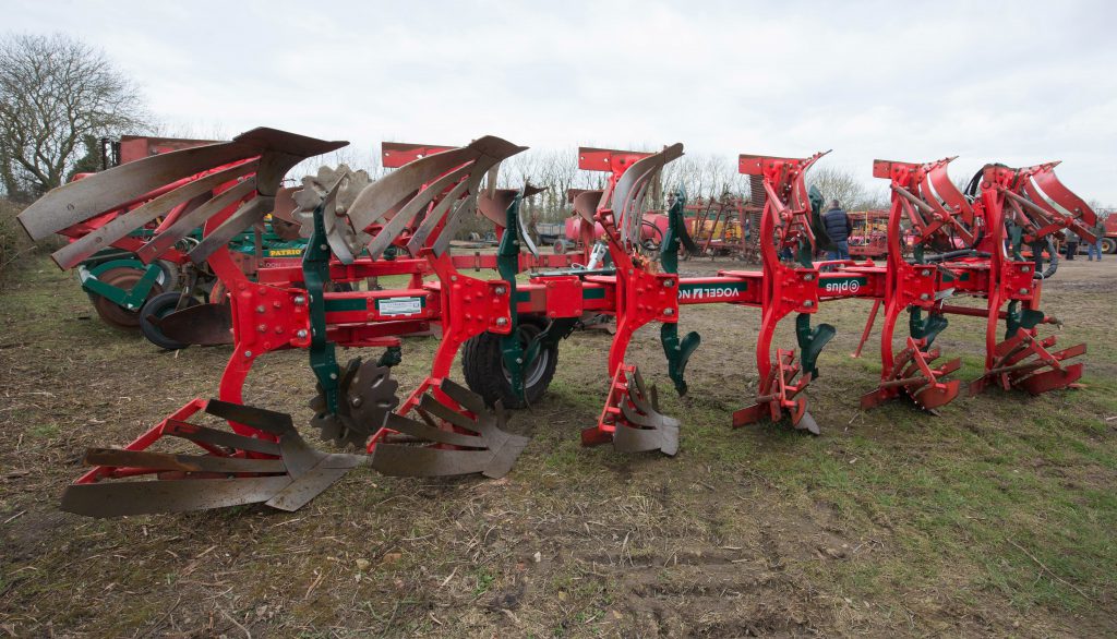 This Vogel & Noot XS 950 Vario (six-furrow; reversible; 76cm legs; disc coulters) sold for £7,000