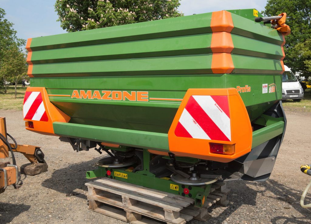 This 2012 Amazone ZA-M Profis 1501 (fertiliser spreader; twin-disc; S500 hopper extensions; Amatron controller) sold for £5,000