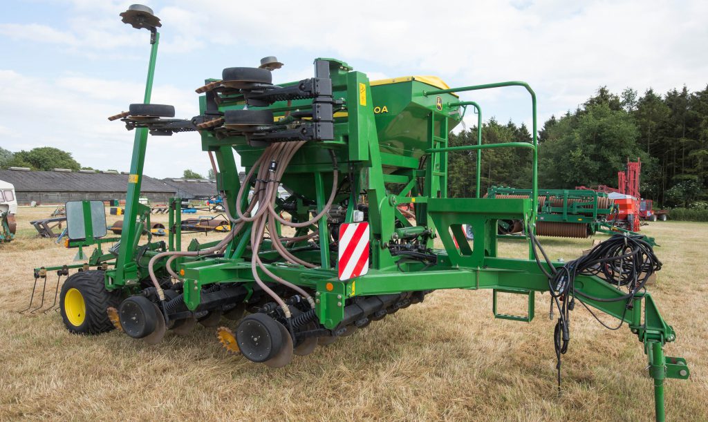 This 2014 John Deere 750A ('no-till' drill; hydraulic-folding; blockage sensors, 4m; almost-new discs; 3,000ac) sold for £36,500