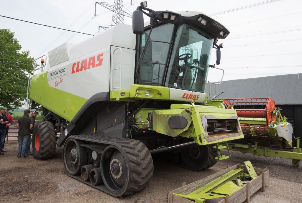 This 2010 Claas Lexion 600 Terra Trac (2,488 engine hours; 1,806 drum hours; V900 header; two owners) sold for £83,000 (plus VAT)