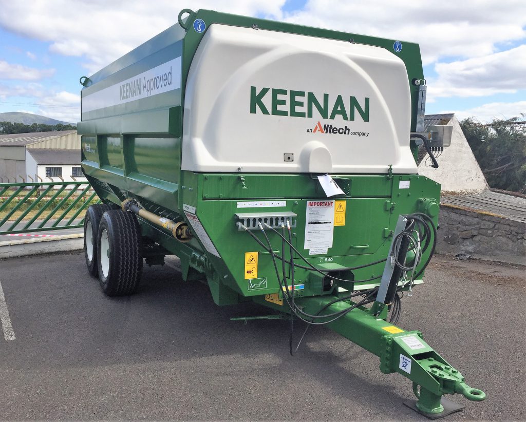 This Keenan Approved MechFiber360 has been shot-blasted and painted. It has also been relined and fitted with a heavy-duty top knife and additional heavy-duty body blades