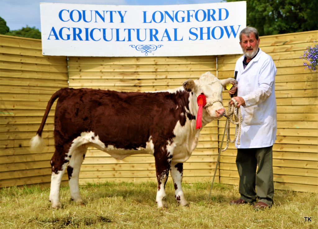 Owner Basil Arnold with Mullaghdoo Beauty, winner of Class 4