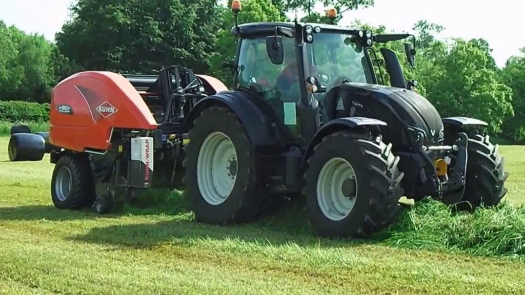 The winner of last year’s ‘Machine of the Year’ competition – the Valtra N174 tractor