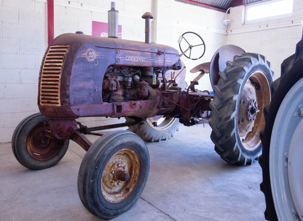 This Cockshutt 30 (petrol; 4B153 engine; serial number: 319921; electric start) sold for £780