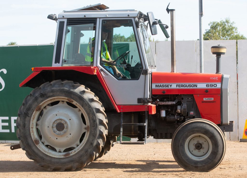 This 1986 Massey Ferguson 690 (12-speed 'synchro'; 4,450 hours) sold for £8,500