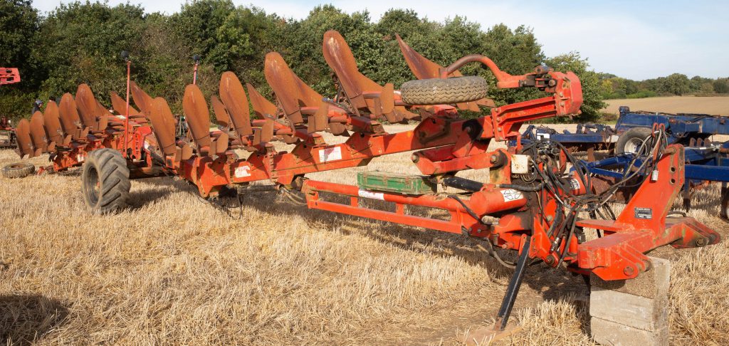 This 1997 Gregoire Besson SPEL (10-furrow; reversible) sold for £4,000