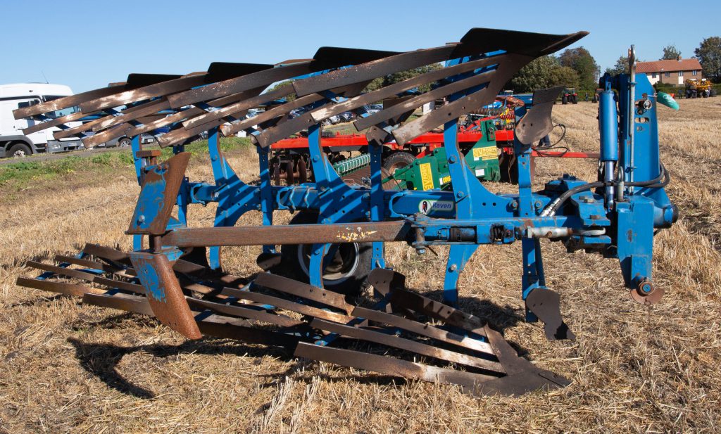 This 2011 Rabe Raven (four-furrow; slatted mould-boards; furrow press arm) sold for £5,000