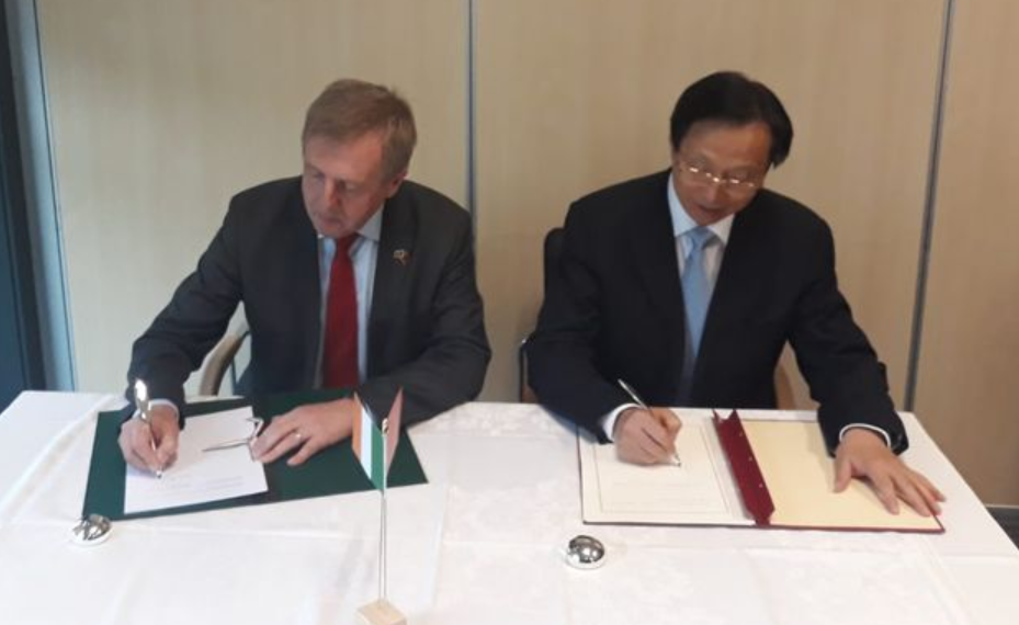 Irish Minister for Agriculture Michael Creed with Chinese Minister for Agriculture and Rural Affairs Han Changfu