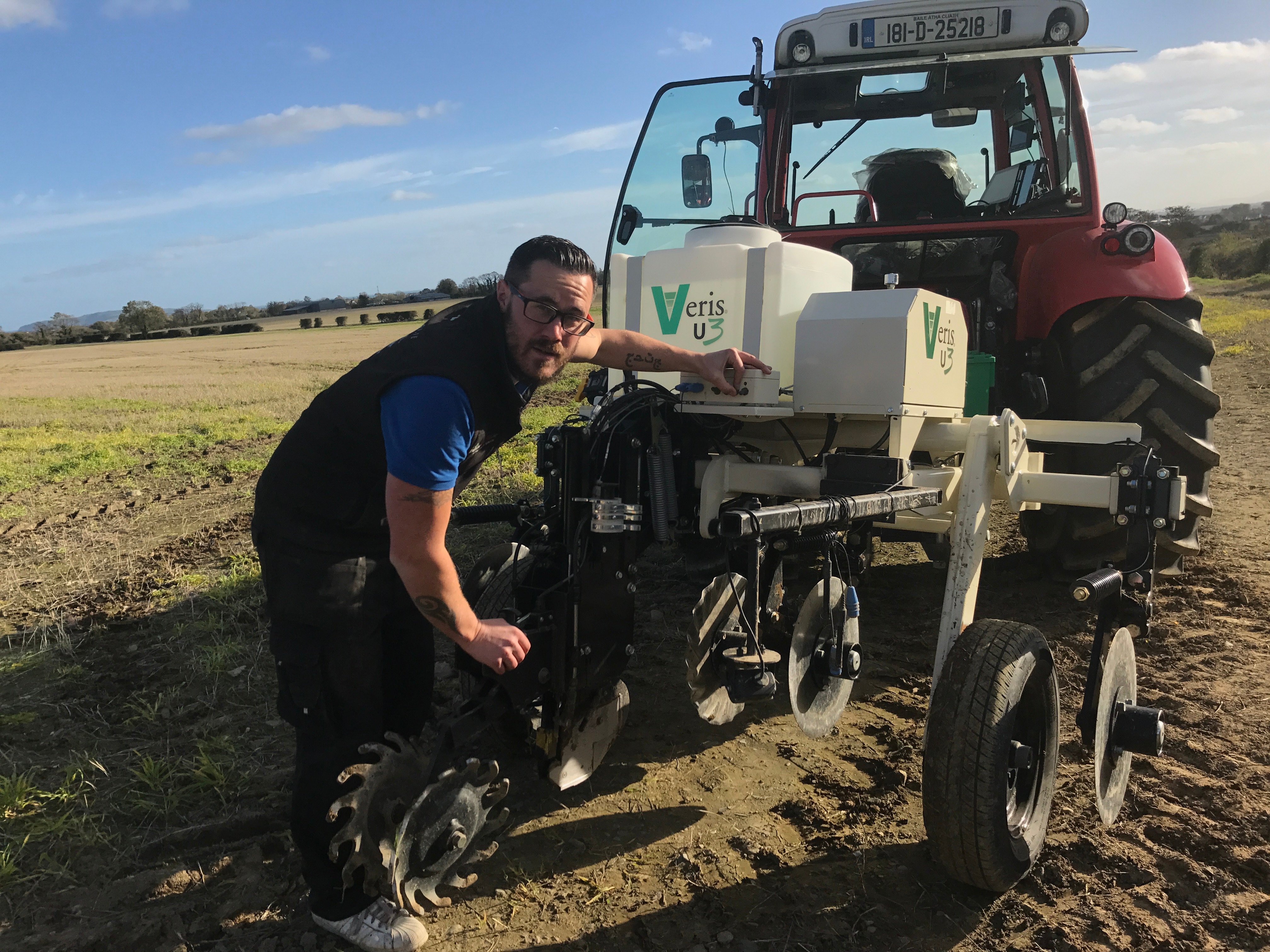 Darren Plant checking his Vertis U3 soil sampler