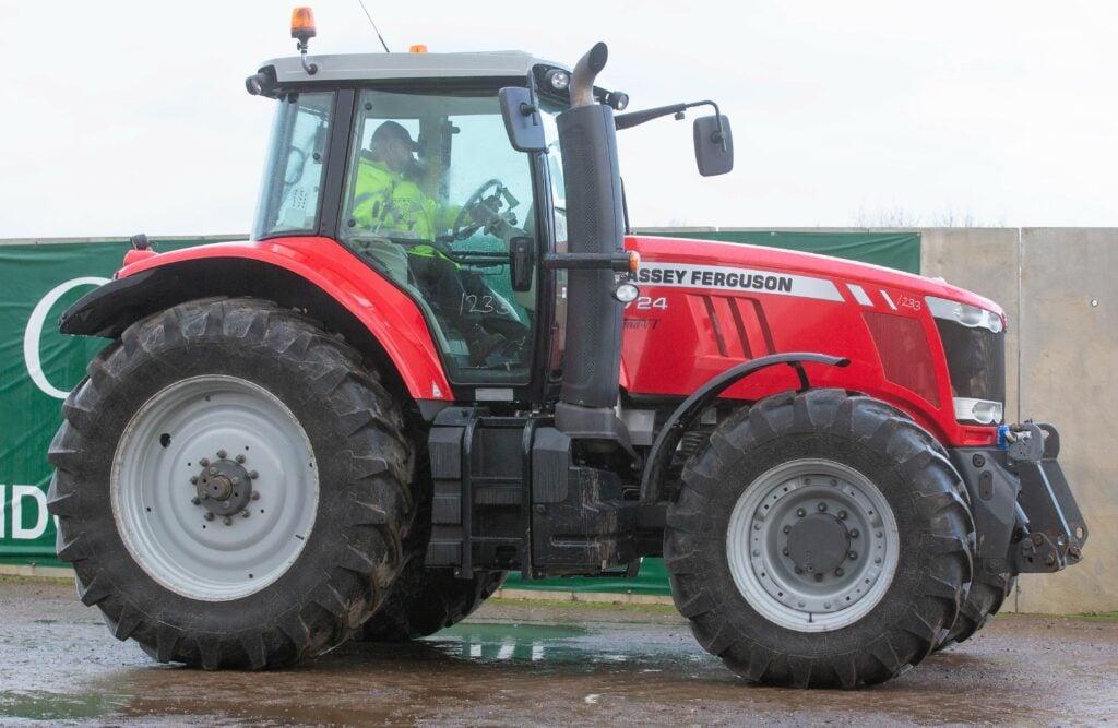 This 2016 MF 7724 (Dyna-VT; 2,600 hours) sold for £55,000