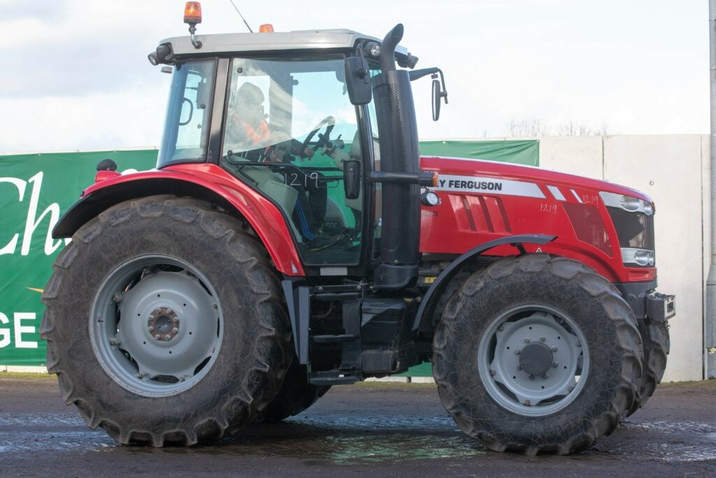 This 2016/2017 MF 6615 (Dyna-4; 1,700 hours) sold for £44,500